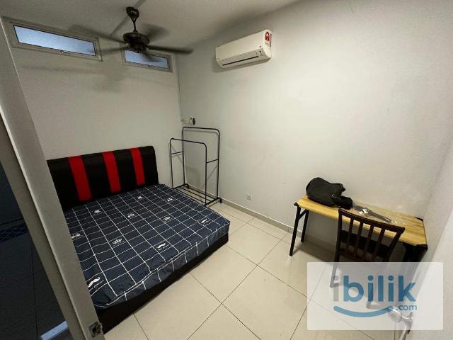 Cozy queen bedroom for female unit