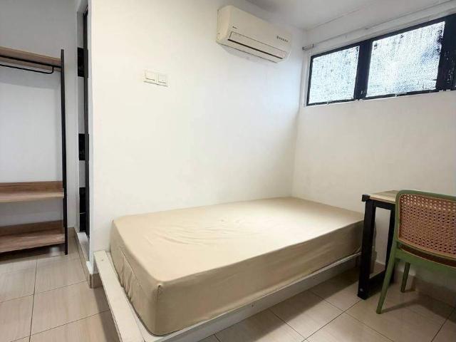 ️✨ Cozy Queen Room @ Q On Hotel Seri Kembangan ✨️ Near Serdang Jaya MRT