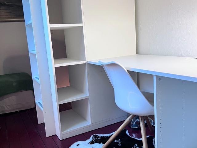 Cozy quiet study room in city center