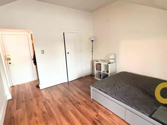 Cozy Quiet Studio in Fairview!