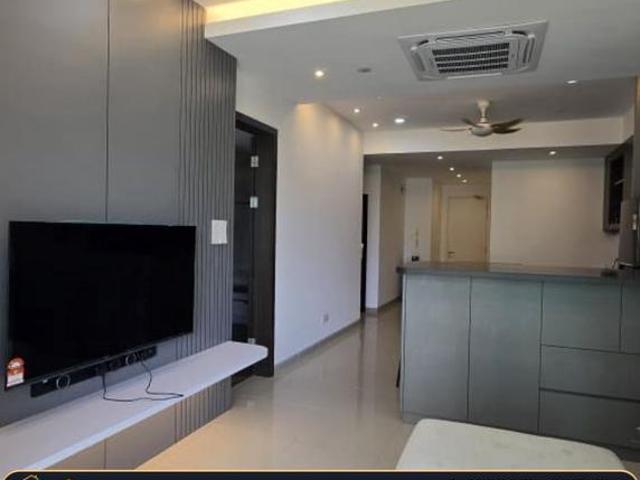 Cozy Renovated Elemen Condo For Sale