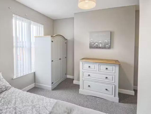 Just in! Room 1, 157 University Street