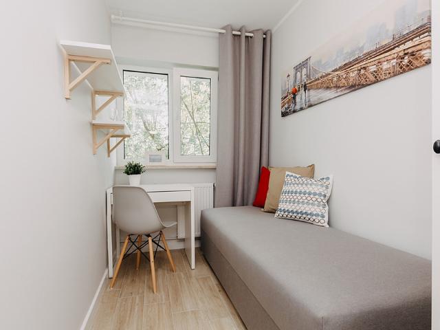 Cozy room close to metro