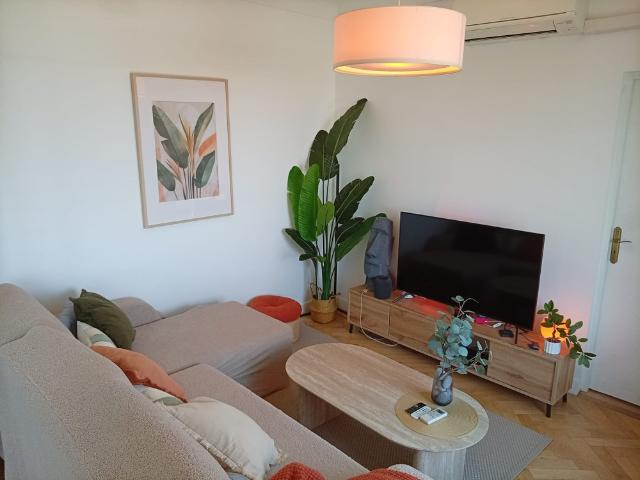 Cozy Room by Nice Airport & Tram