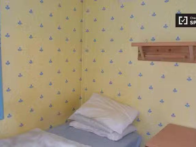 Cozy room for rent in 5 bedroom house in Glasnevin, Dublin