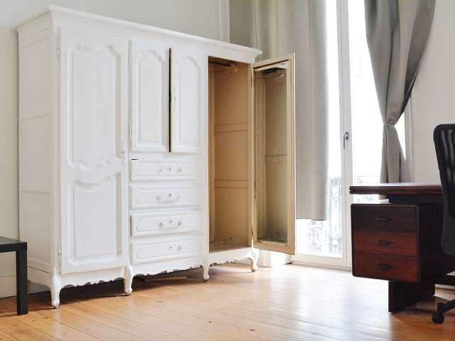 Cozy room in apartment in Saint Gilles, Brussels