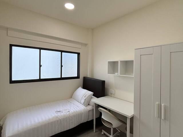 Cozy Room Near CBD, SMU, Raffles Hospital, Aperion | EW11, DT22, DT23, NE8 w/in 11 min walk