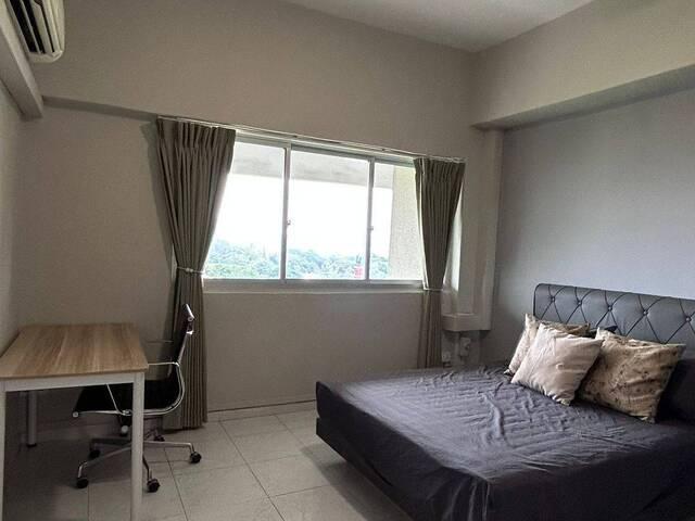 Cozy room near NUS