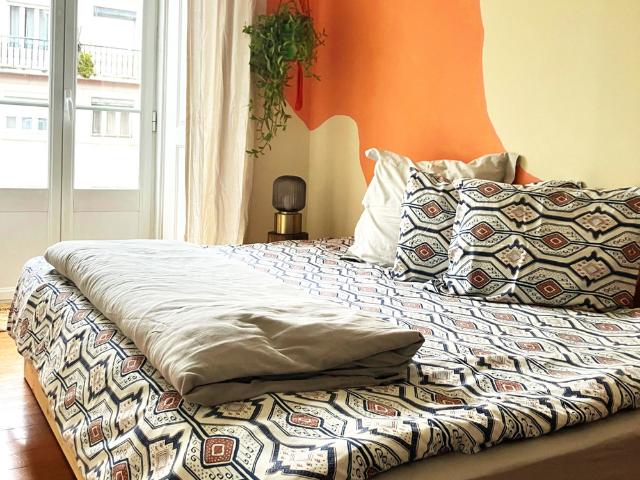 Cozy Room with Balcony at Lisbon's heart