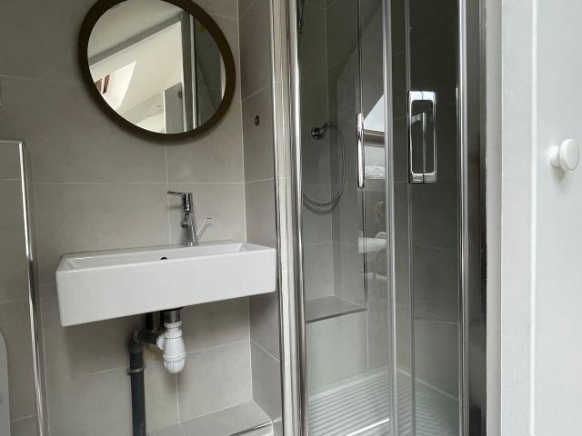 Cozy studio in Rue Pavée, Paris Amsterdam Apartments for Rent