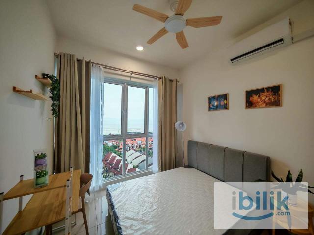 Cozy Seafront Room