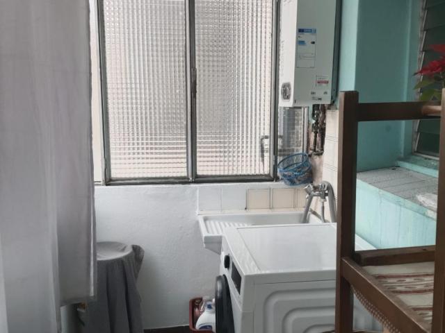 Cozy single bedroom in family home close to Congrés metro station