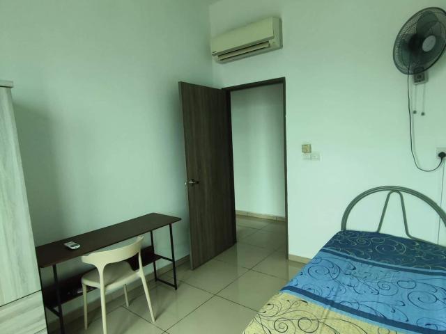 Cozy single room at bayan lepas! Free wifi and cleaning