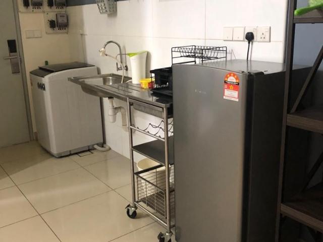 Cozy Single Room at Paramount Utropolis @ Glenmarie, Shah Alam