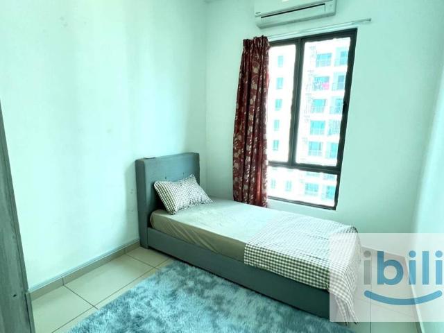 Cozy single room at tree sparina bayan lepas near airport