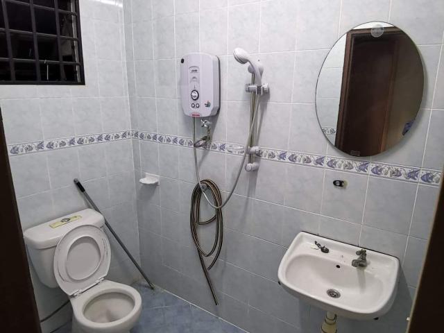 [Cozy single room] Attached linked bathroom! Super worth it! Come see to Believe it!