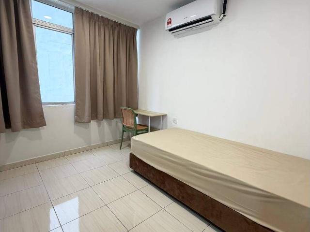 ️✨ Cozy Single Room @ Q On Hotel Seri Kembangan ✨️ Prime Location in Seri Kembangan Near Serdang Jaya MRT