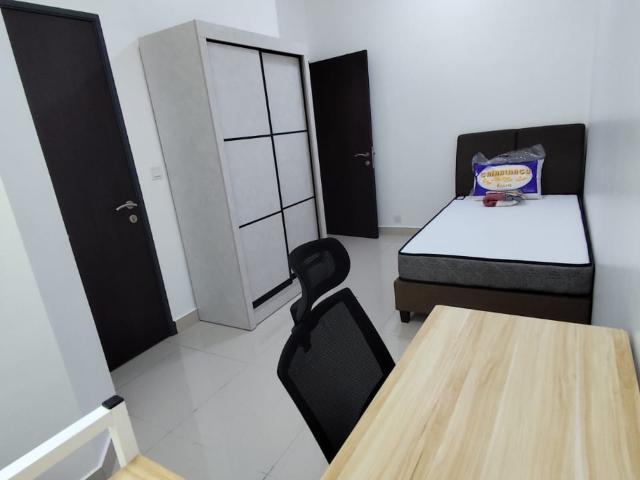Cozy Single Room with Attached Private Bathroom in Forest Heights, Seremban