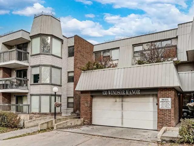 Cozy two bedrooms Cond condo in Windsor Park