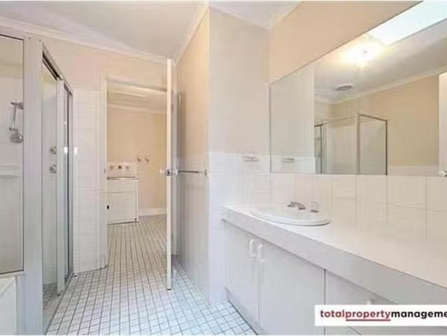 For Rent! Unit 21 6 Antis Street, PHILLIP Townhouse for rent.