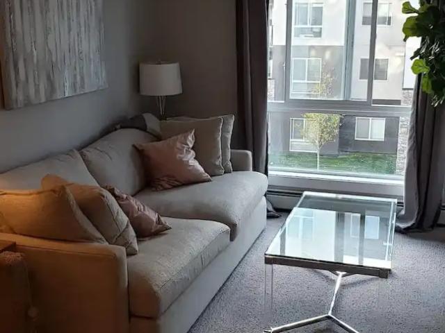 Cozy well maintained 2 bedroom 2 bath condo