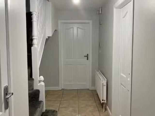 Rental! 10 Oakfields