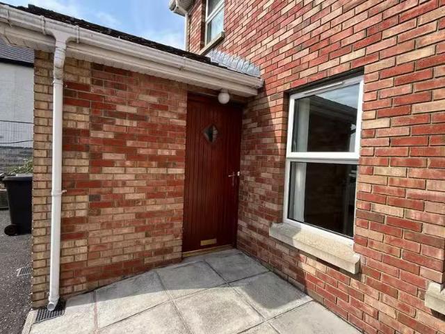 Rental! 12 Cornmarket Court