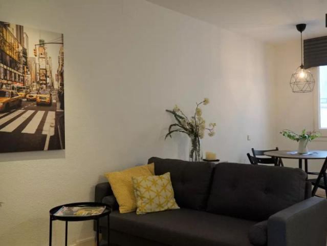 Cozy 1 bedroom apartment in Eixample Esquerra