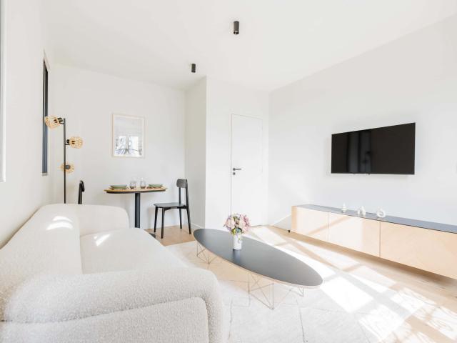 Cozy 1 Bedroom Apartment with Stunning Views