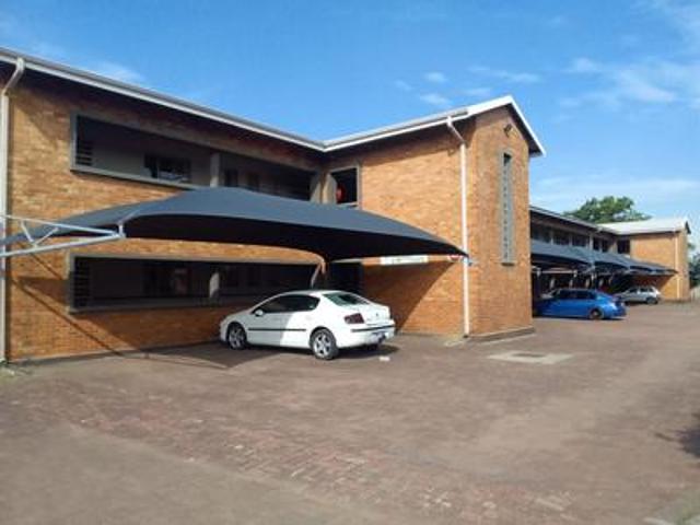 cozy 2 bed flat with borehole on the.