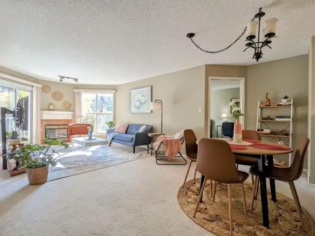 Cozy 2 bed 2 bath Oliver condo close to Grant Mcewen