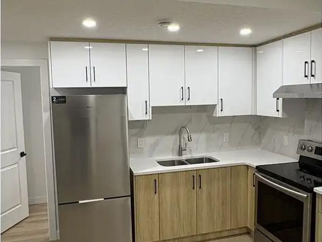 Cozy 2 Bedroom, 1 Bathroom Legal Suite in Sora
