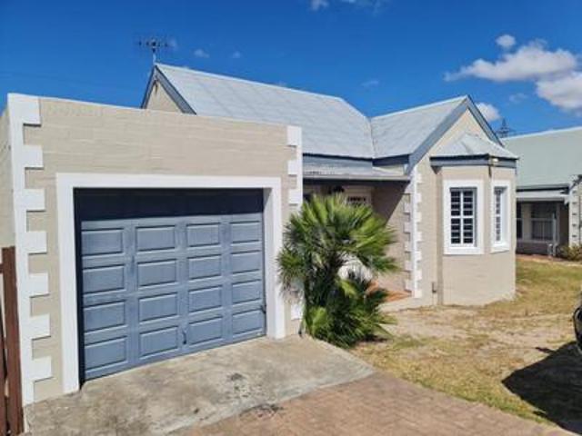 cozy 2 bedroom town house situated i.