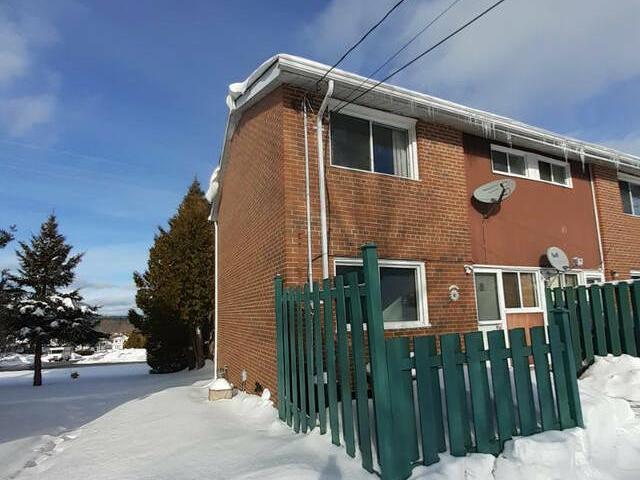 Cozy 2 Bedroom Condo Townhouse