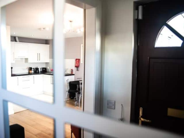 Cozy 2 bedroom flat near the Holywell Close bus stop