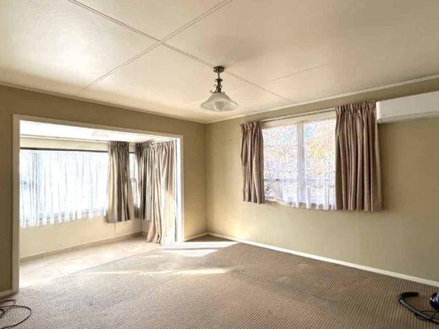 Cozy 2 Bedroom Home in a Great Location