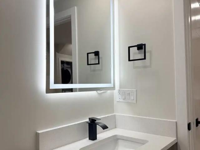 Cozy 2 Bedroom Legal Basement Suite