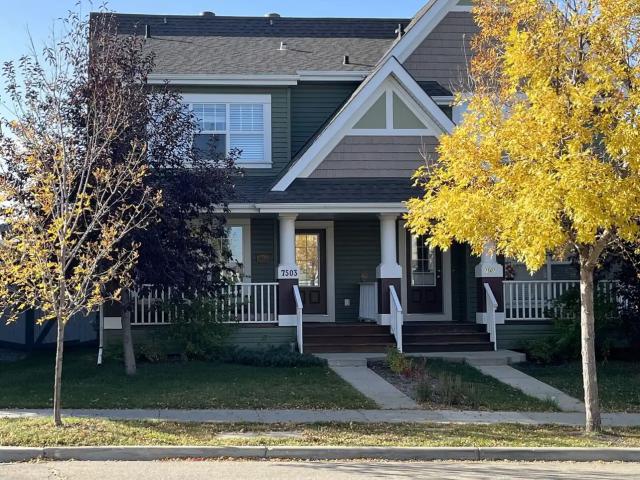 Cozy 3 Bedroom/2.5 Bathroom Duplex w. Lake Access in Summerside