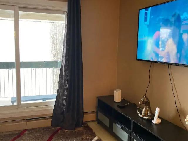 Cozy 3 Bedroom, 2 Bath Close to Schools and shopping