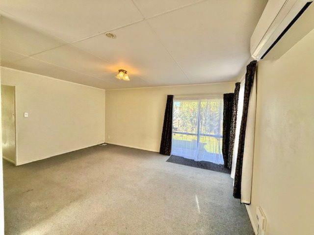 Cozy 3 bedroom home in Dinsdale!