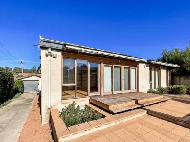 Cheap 3 BR 6 Biffin St, Cook House for rent Listed by Chariss.