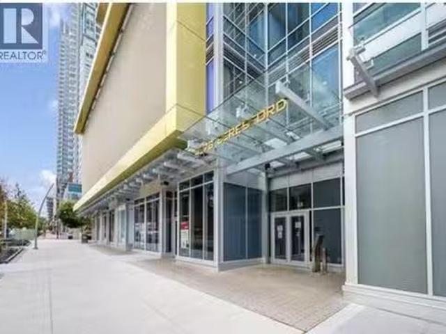 Deal! 405 4378 Beresford Street, Burnaby, BC, V5H 0H6 commer.