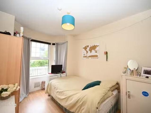 Rental! 42 St. Ives Gardens