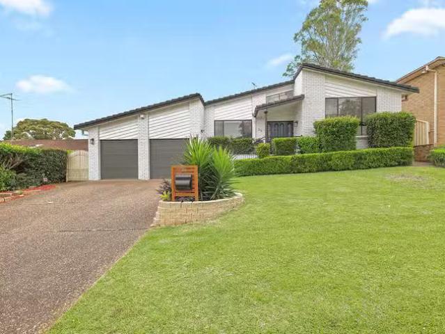 For Rent! 4 BR 29 Waterfall Crescent, Cranebrook, NSW 2749