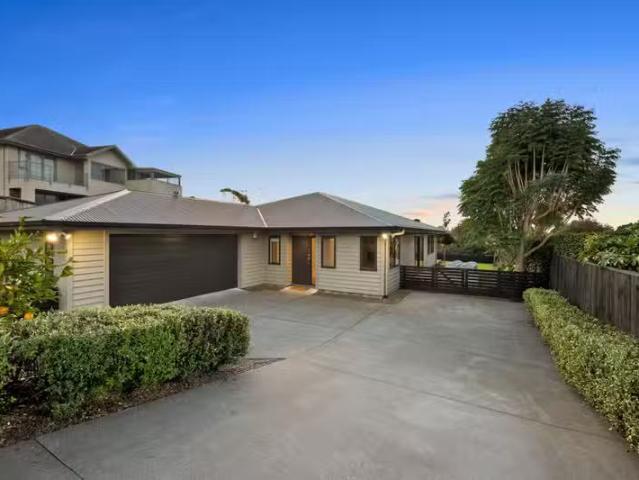 Deal! 4 BR MODERN FAMILY LIVING WITH SPACE First National Re.