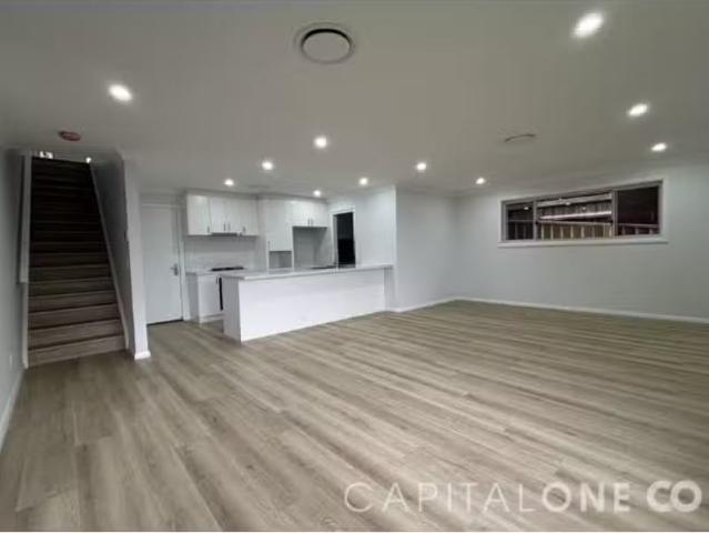 Cozy 51 Watanobbi Road, Watanobbi Townhouse for rent Listed b.