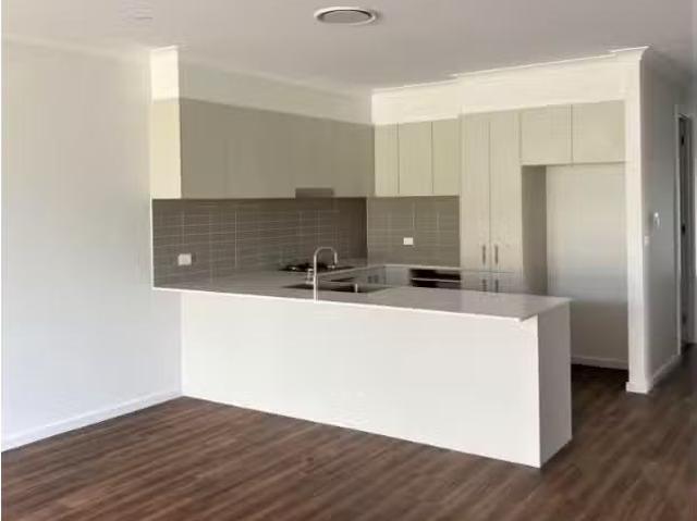 Cheap 5A Stanbury Place, WORRIGEE Townhouse for rent Listed b.