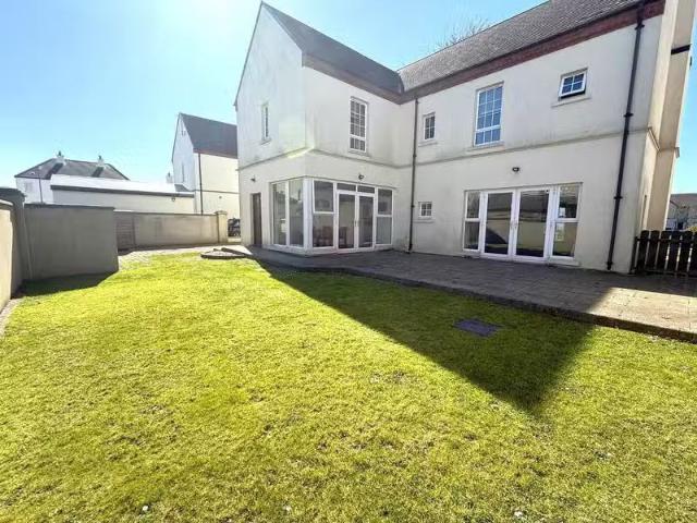 Deal! 8 Abbeyfields