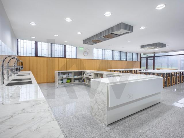 Cozinha equipada e licenciada no centro do Porto, pronta a operar