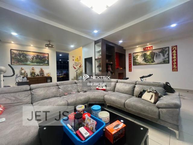 CL999 | Taman Bunga Raja | Semi D | FOR SALE Land area: 3269 sqft + ️ Bedrooms: 5 Bathrooms: 5 Partially Furnished Iramanis Kolombong Selling Price: Rm2mil
